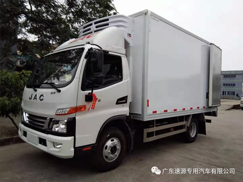 OLLIN2.8LRefrigerated truck