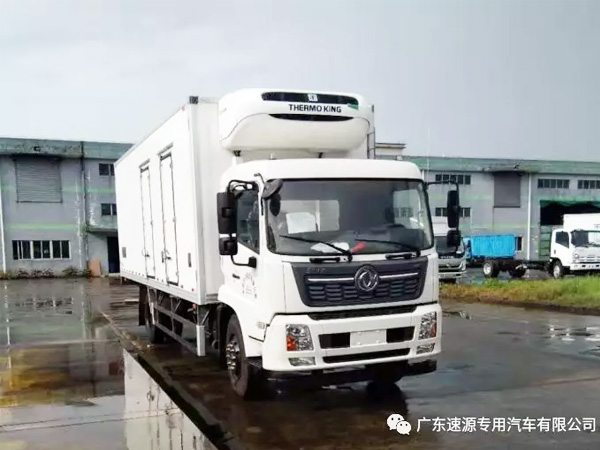 Dongfeng Tianjin 8m refrigerated truck